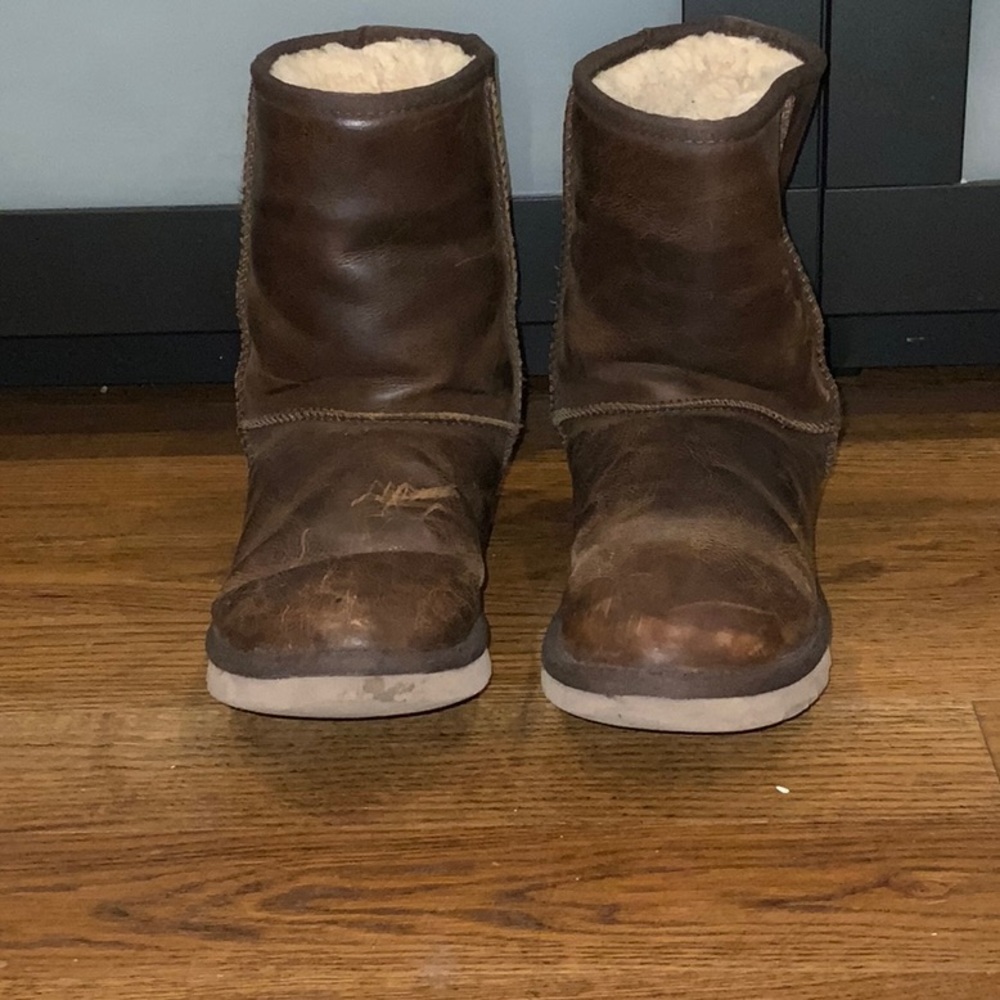 Brown Leather Ugg in Short (includes leather cleaner)